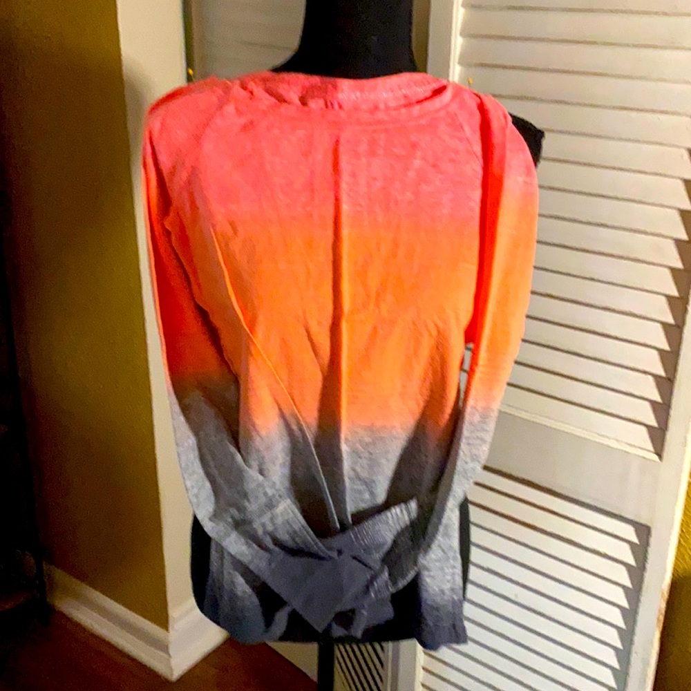 —SOLD—- Adorable long sleeve light weight long sleeve.